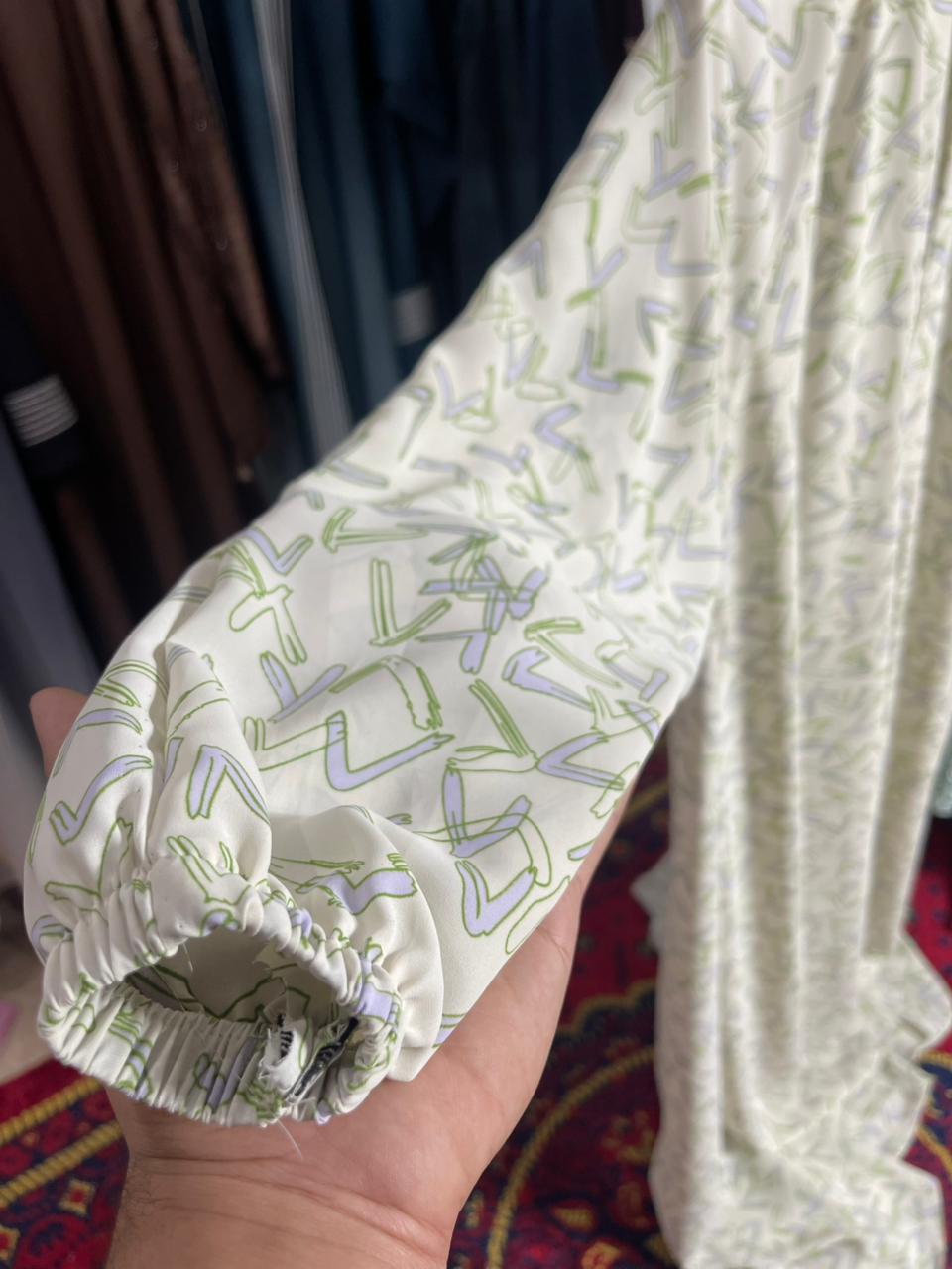 Printed lightweight Abaya